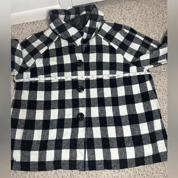 Ali Miles Black and White Plaid Cape size 2X - Picture 8 of 8